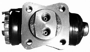 Rear Brake Wheel Cylinder 9/71-7/80 Land Cruiser FJ40 LEFT REAR Lower-0